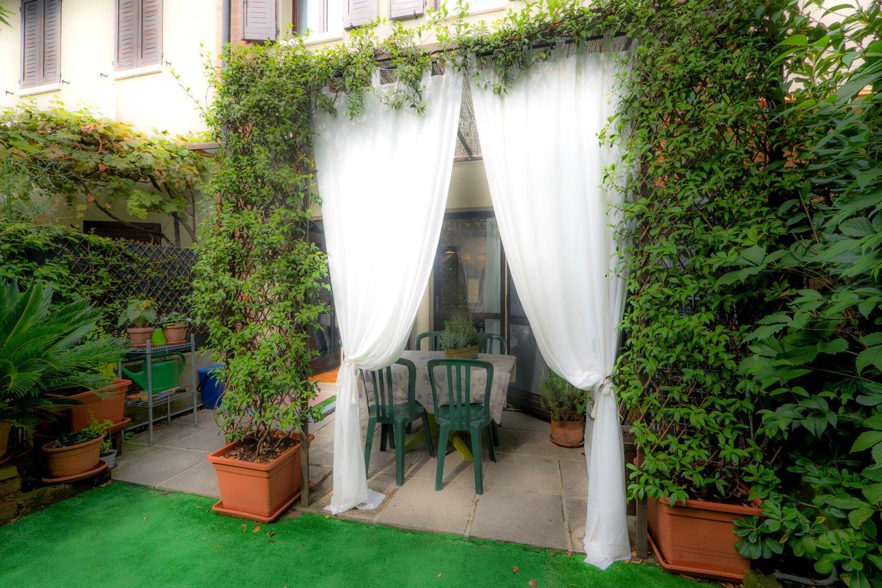 Garden Sweet House Desenzano Daire Desenzano del Garda Dış mekan fotoğraf
